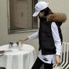 Женская хлопковая жилетка со съемным меховым воротником - Коллекция Осень/Зима 2026, Свободный короткий утолщенный жилет верхняя одежда