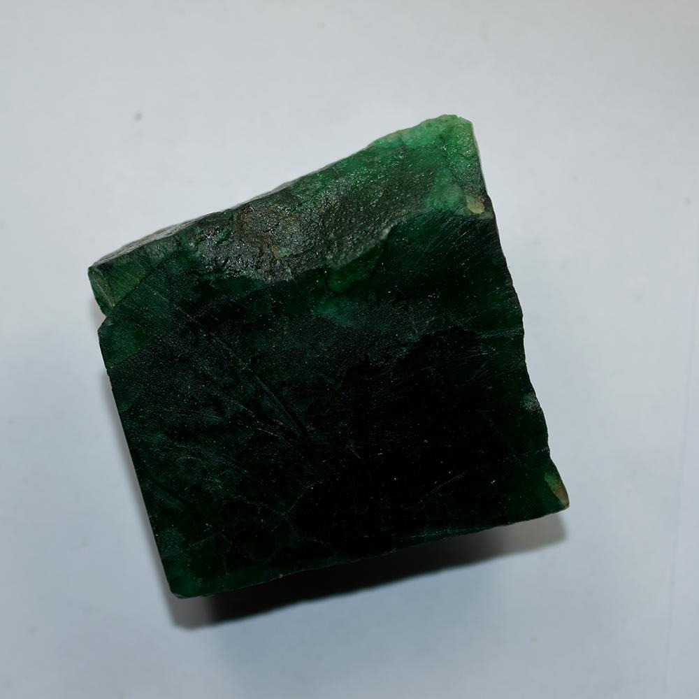 Natural Green Emerald 142.7 Ct Uncut Gemstone Rough Earth Mined