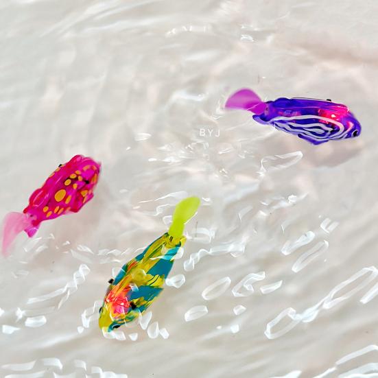 Игрушка Рыбка для Плавания со Светодиодной Подсветкой Водонепроницаемая Работающая от Батареек Симуляция