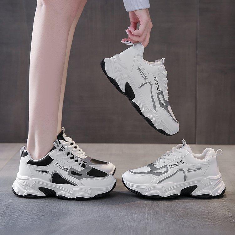 Обувь для папы детская 2025 осень и зима новая резиновая мягкая подошва подходящая по цвету легкая дышащая женская спортивная и повседневная обувь смешанная партия