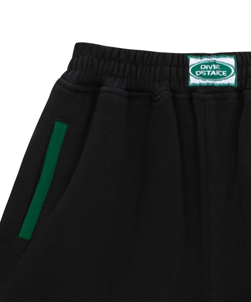 DIVINE DISTANCE Inside Out Back Pocket Shorts [Black]