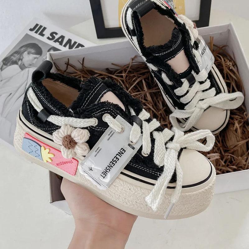 Классные парусиновые туфли на платформе, женские толстые кроссовки, красные туфли, уличный стиль, женские дизайнерские кроссовки с цветочным принтом, потертые туфли