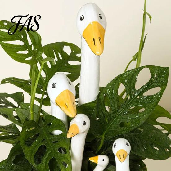 Durable Resin Garden Animals Porch Goose Statue Funny Decorative Stake for Outdoor Front Decorations Lawn Yard Patio Beds Planters Decor Gifts
