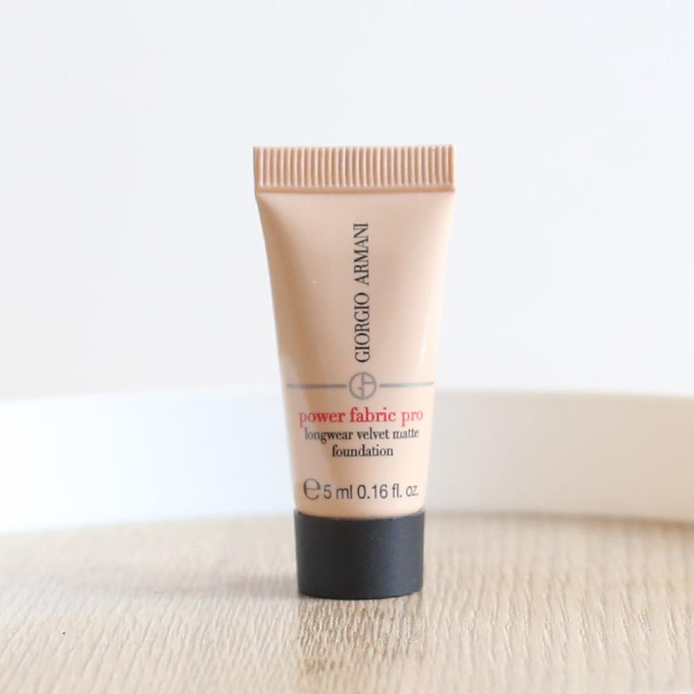 Тональная основа Armani Power Fabric Pro 5 мл Оттенок #3