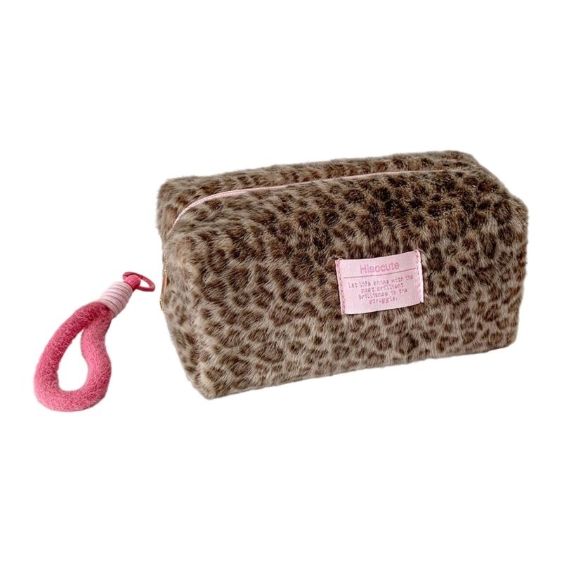 Soft Faux Hair Handheld Makeup Storage Pouch Large Capacity Leopard Pattern Cosmetic Case For Gym Skincare Products