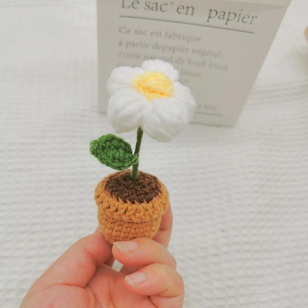 DIY Hand Woven Mini Potted Flowers Rose Crochet Hooks Homemade Tulips Office Ornaments Yarn Products