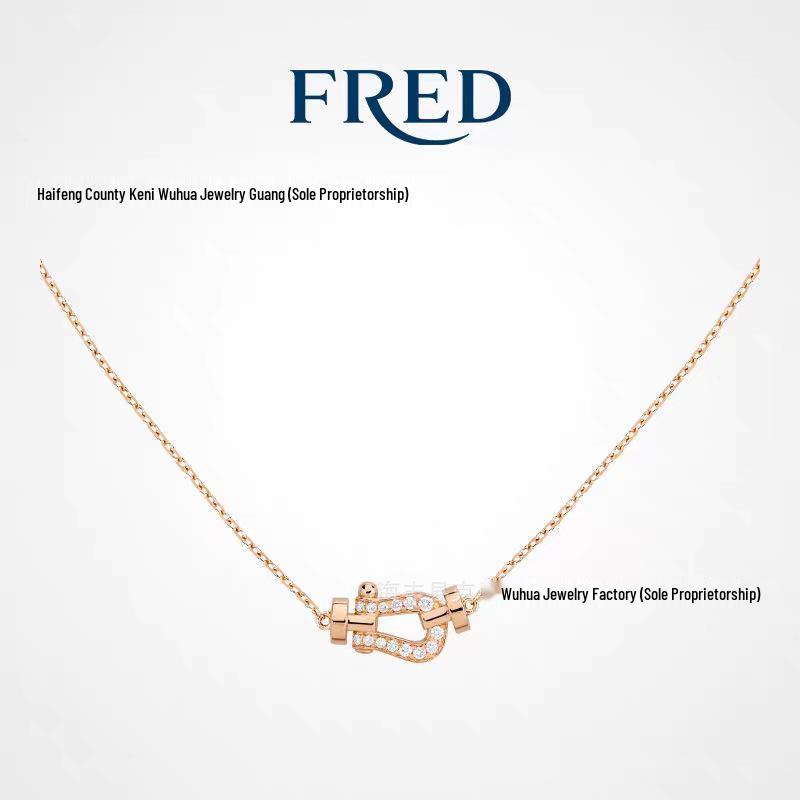 Fred Women's 18K Gold Diamond Horseshoe Buckle Necklace - Medium/Small High-End Nautical Clavicle Chain