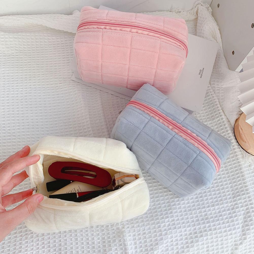 Solid Fur Cosmetic Storage Bag Large Capacity For Women Makeup Organizer Handbag Portable Travel Make Up Toiletry Punch