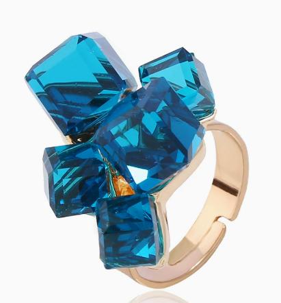 Регулируемое кольцо с геометрическим кластерным дизайном, featuring multiple faceted stones set on metal band for women fashion jewelry