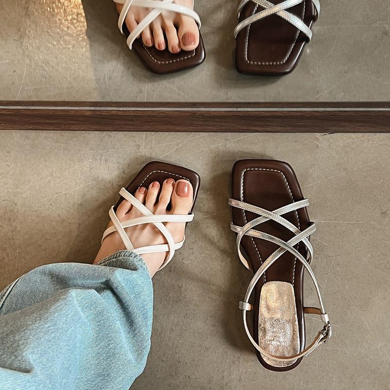 Версия из коровьей кожи~ Французские сандалии с перекрестными ремешками, квадратный носок, открытый носок, женские, на плоской подошве, универсальные, новые римские туфли
