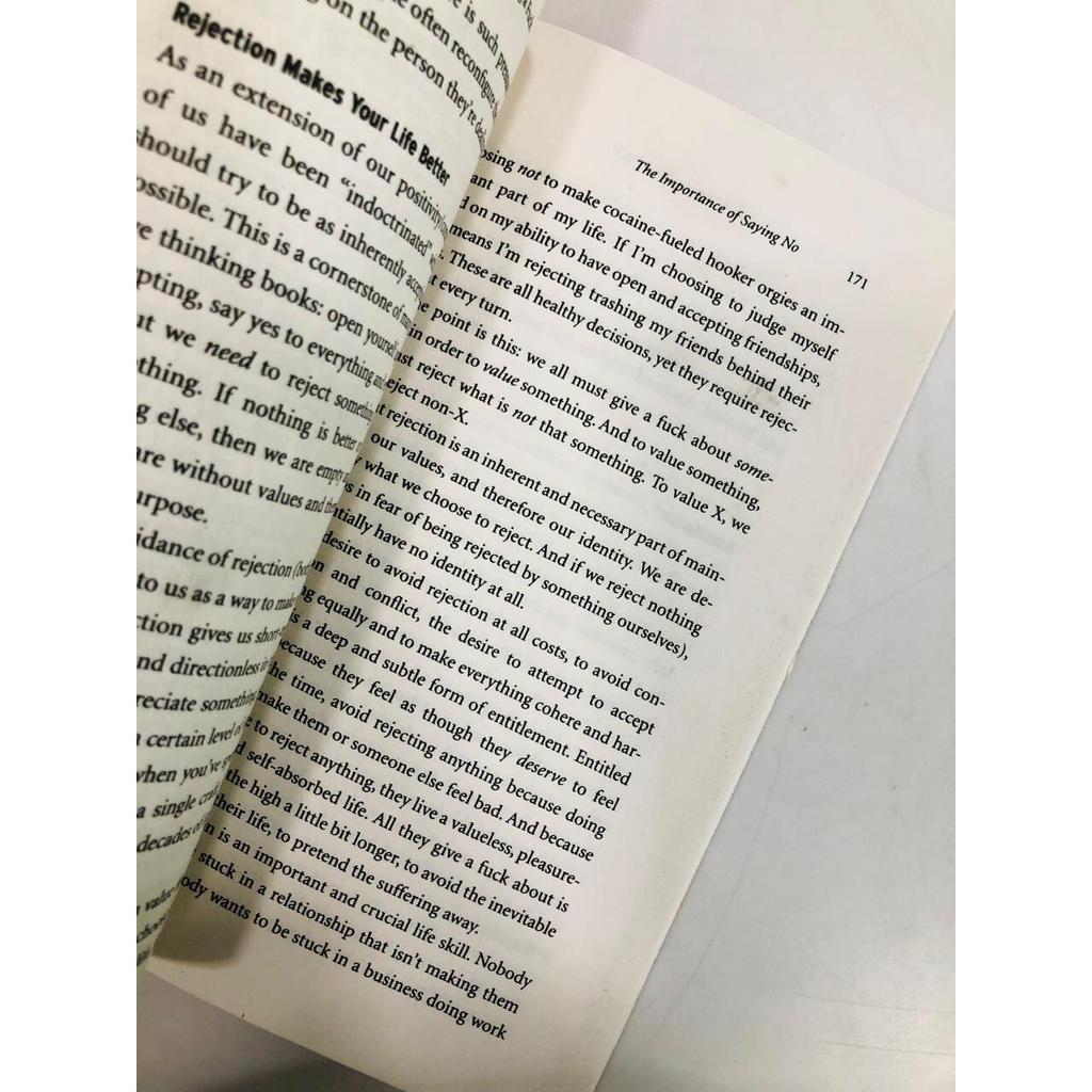 The Subtle art of not giving a fack book - By Mark Manson  Used  Book JL164637953186