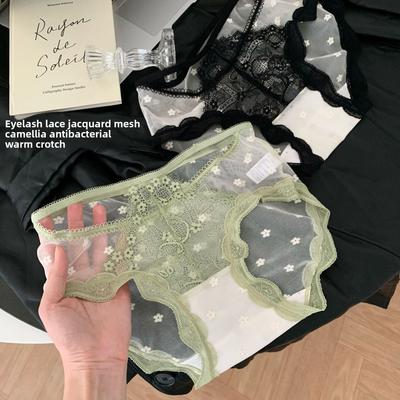 Женское кружевное сетчатое нижнее белье на весну и осень с ажурным узором камелии, с теплой и антибактериальной ластовицей, средней посадки
