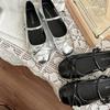Серебристые балетки на мягкой подошве с открытым верхом, женские новые летние туфли на каждый день с темпераментом для ношения с юбкой, туфли Мэри Джейн