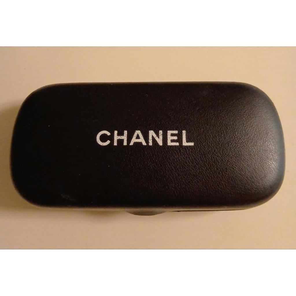 Б/у солнцезащитные очки CHANEL с чехлом