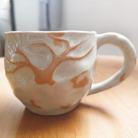 Керамическая кофейная чашка ручной работы с тисненым узором «роза и бамбуковый лист», кружка 290 мл, деревенская текстурированная кружка, подходит для микроволновой печи, штабелируемая, подарок для любителей кофе