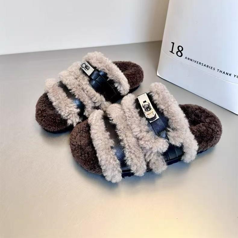 European metal buckle open-toed fluffy slippers women's 2025 new comfortable and lightweight one-pedal thermal slippers