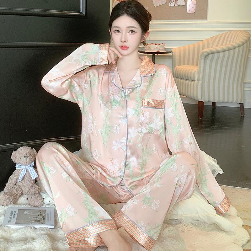 "Korean Ins-Style Imitation Silk Pajamas: Women's Long-Sleeve Cute Bear Dot Set"