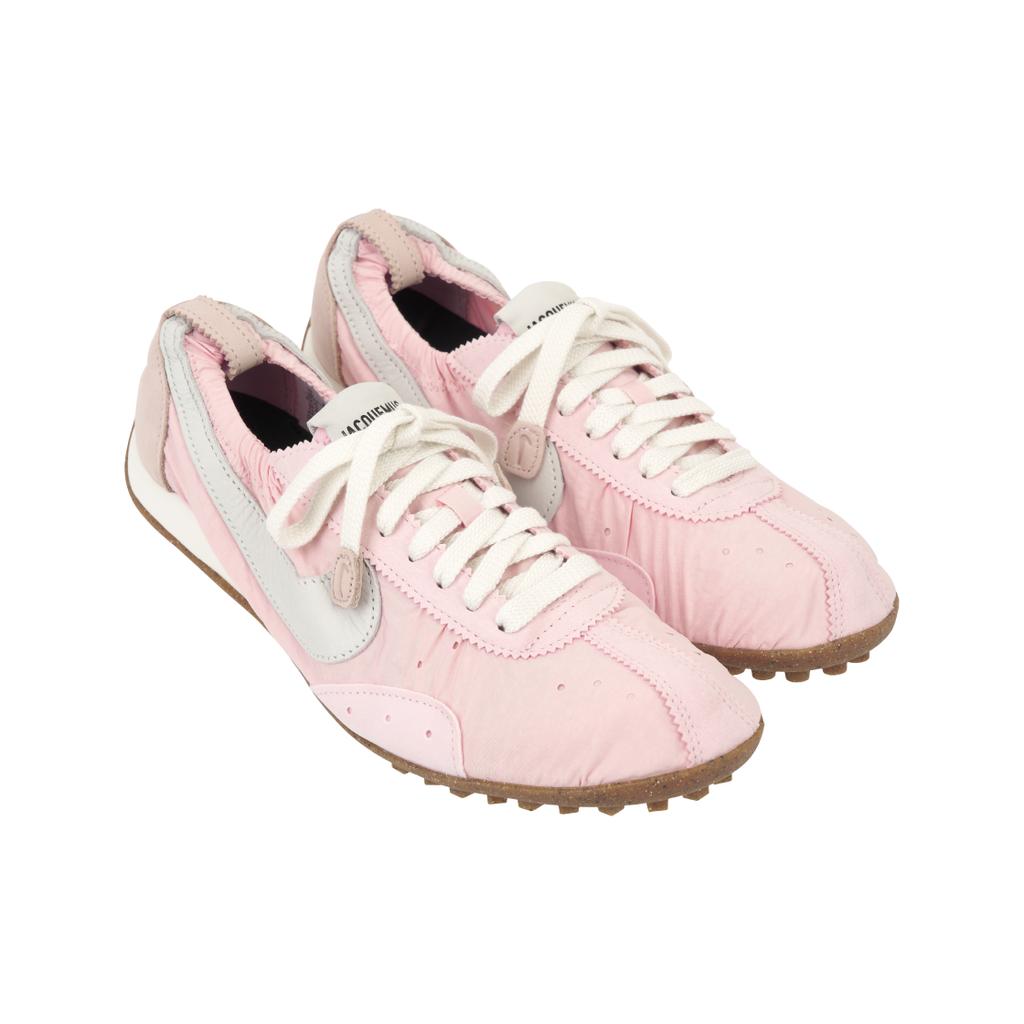 Jacquemus x Nike Moon Shoe SP Алюминиевый Розовый Женские Кроссовки Sail-University-Red HV8547-601
