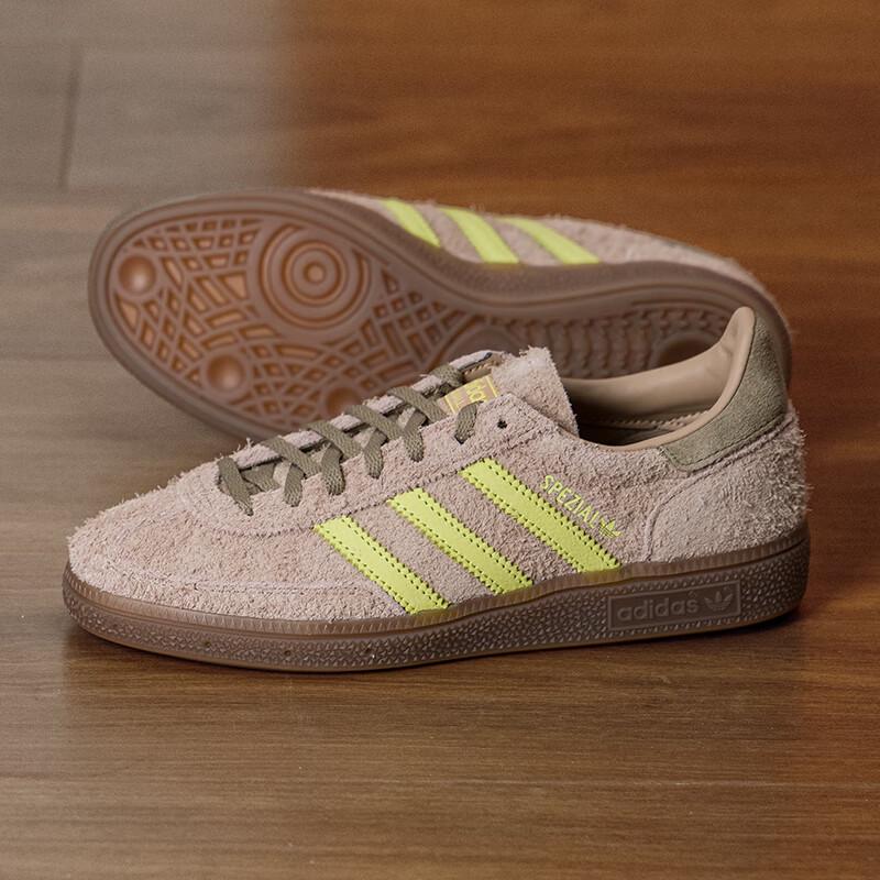 adidas Специальные женские кроссовки IH1502