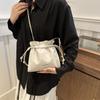 Сумка-цепочка с бриллиантами Корейская сумка-ведро маленького размера высокой ценности Весна-лето Новая нишевая сумка через плечо для женщин