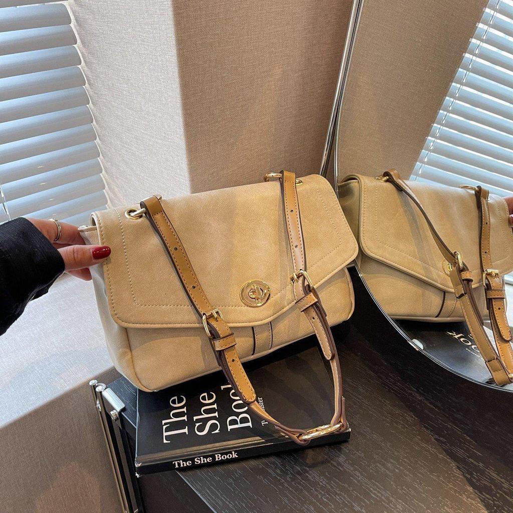 Трендовая женская сумка кроссбоди через плечо большой вместимости в французском стиле 2024