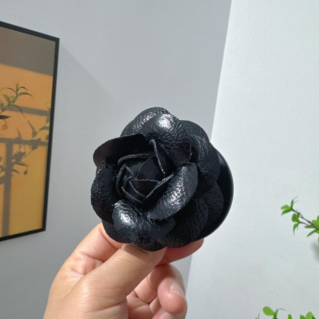 Cute 3D Flower Magnetic Suction Bracket Foldable Griptok Phone Holder for IPhone Samsung Support Socket Pocket Grip Stand Bracke