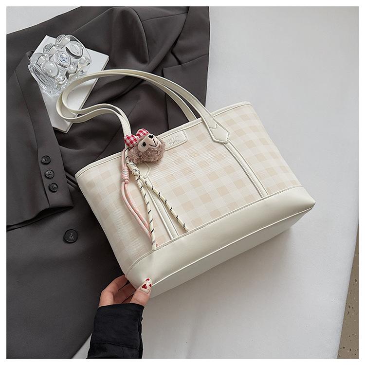 Summer Foreign Style Plaid Tote Bag Women's 2025 New Large-capacity Casual Versatile Commuter Shoulder Armpit Bag
