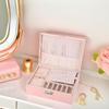 Розовая двухслойная шкатулка для хранения ювелирных изделий - пыленепроницаемая и устойчивая к окислению