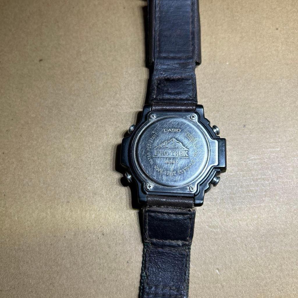 Used CASIO PRO TREK ALTI-THERMO TWIN SENSOR Casual Men's Watch New Battery