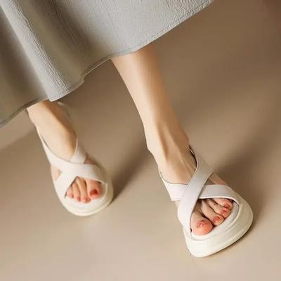 Мода 2025 Новые летние сандалии женские с открытым носком на среднем каблуке модные на толстой подошве женская обувь кожаные повседневные однотонные сандалии для женщин
