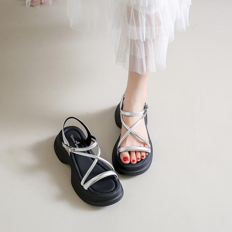 Французские ретро премиум сандалии женские лето 2024 новые однословная пряжка с платформой римские туфли пляжная обувь