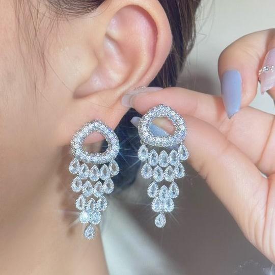 Light luxury European and American style fringed zircon long earrings fringed earrings heavy industry temperament earrings high-end diamond earrings