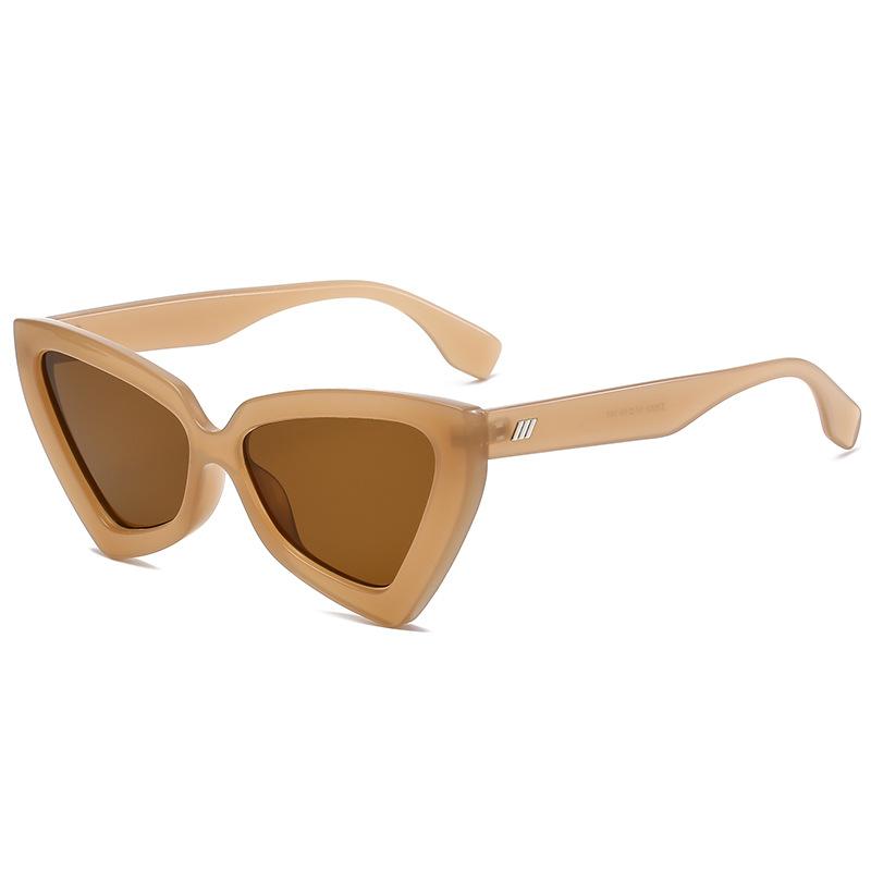New retro triangular cat eye sunglasses, men's and women's European and American trend rice nail sunglasses, large frame street shot glasses s