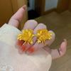 Серьги с золотым цветком пиона: Светлая роскошь в винтажном стиле для свадеб