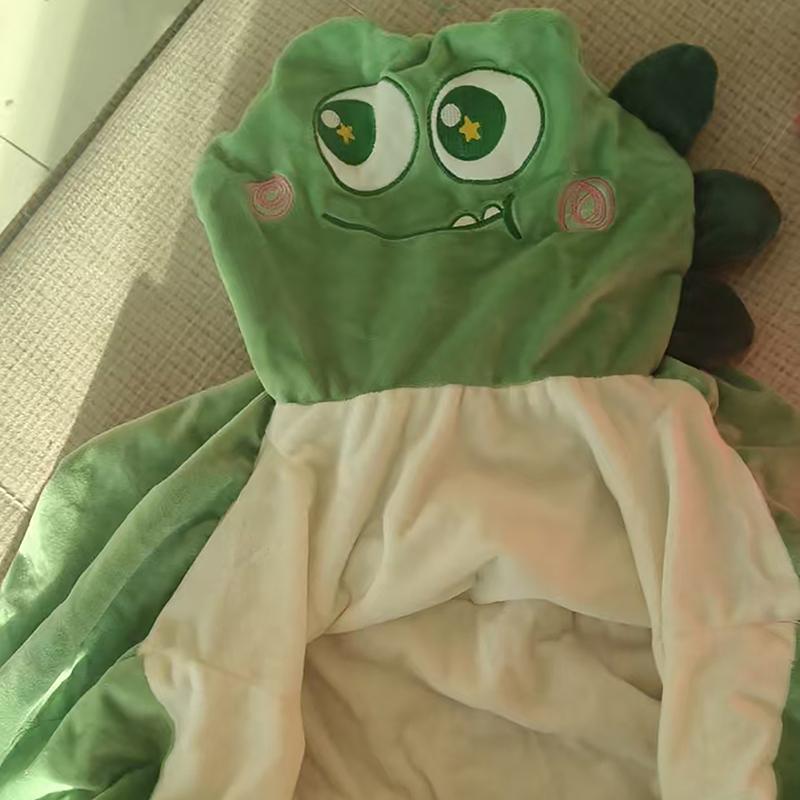 Младенцы учатся сидеть на диванах, младенцы и малыши учатся сидеть на сиденьях, препятствующих падению, и практикуют позы сидения