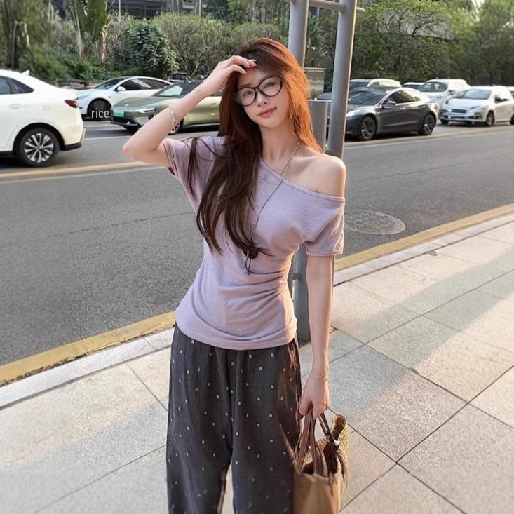 Корейская нишевая желтая облегающая футболка на одно плечо для женщин - Летний топ, подчеркивающий талию