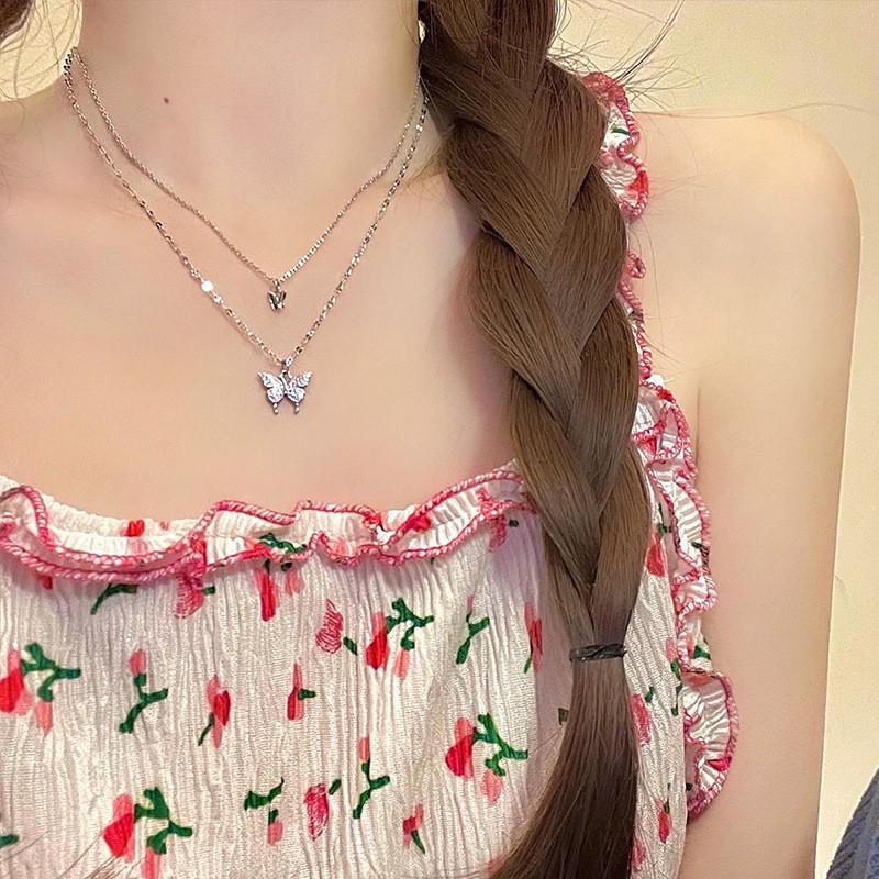 Double-Layer Rose Zircon Sweater Necklace: Elegant Summer Clavicle Chain, Women's Light Luxury High-End Accessory.