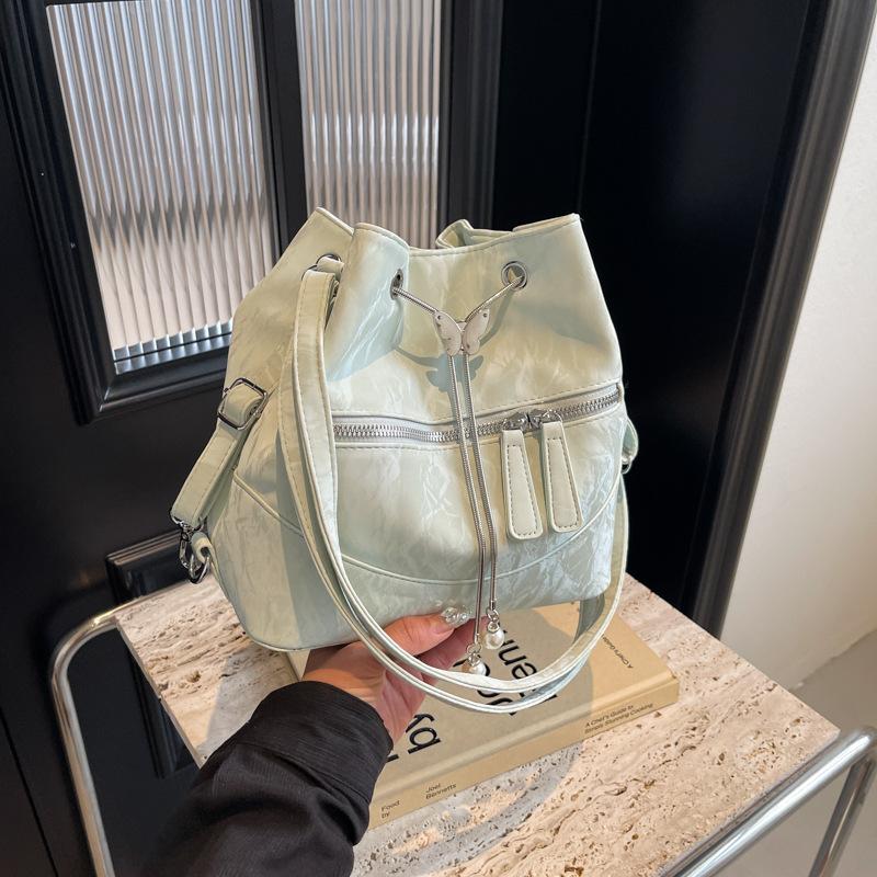 Летняя маленькая свежая зеленая сумка-ведро женская сумка через плечо 2024 новый модный рюкзак повседневный рюкзак большой вместимости