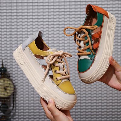 Кожаные сандалии женские летние 2025 года новые ретро цветные пляжные сандалии на платформе с сумкой на голое тело женские сандалии прилив