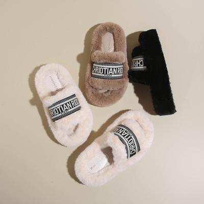 Толстая подошва, увеличивающая рост, пушистые тапочки женские осенне-зимние бархатные для улицы 2025 новые французские красивые с надписью, мягкая подошва, хлопковые мопы