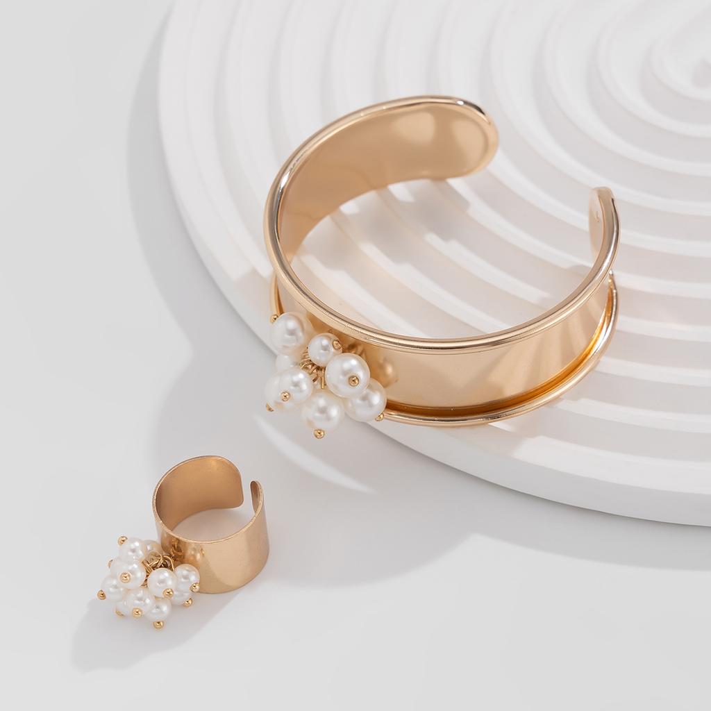 Imitation Pearl Flower Cuff Bangle Gold Silver Color Temperament Metal Wide Vintage Punk Simple Bracelets for Women Irregular Accessories Party Gift