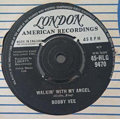 7-дюймовая пластинка BOBBY VEE Run To Him Walkin With My Angel 45HLG9470 LONDON LONDON 1961 UK Рок Б/у