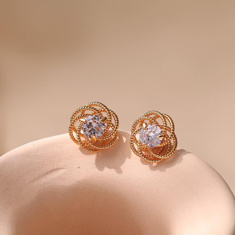 Minimalist Small Flower Shape Niche Zircon Geometric Winding Stud Earrings