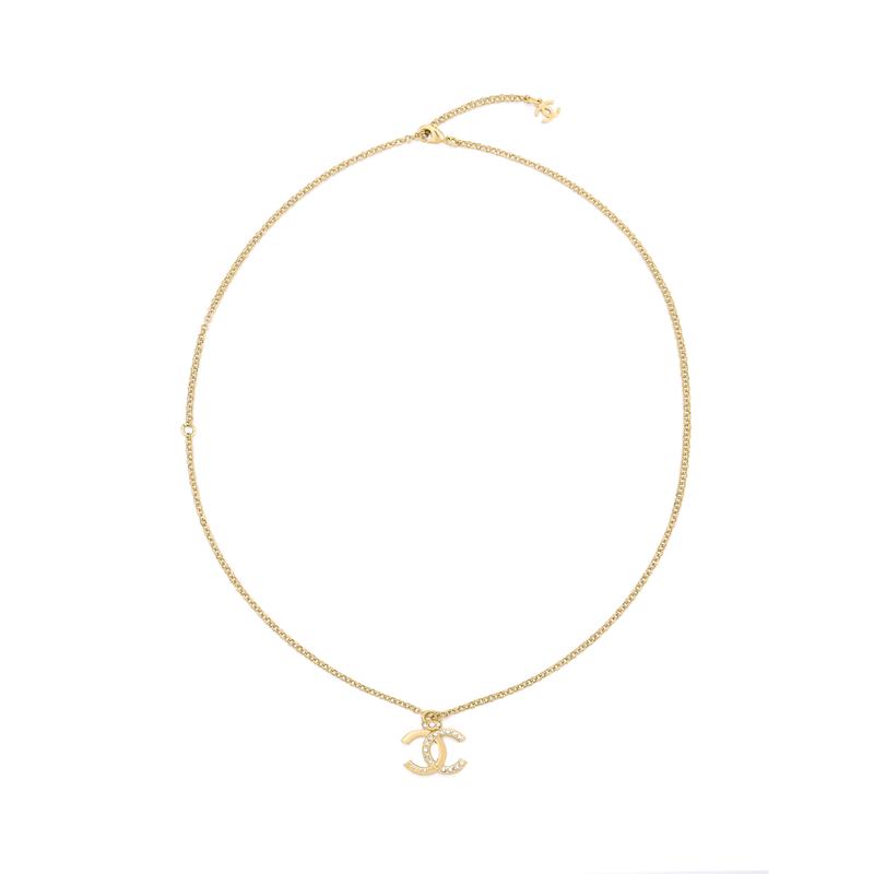 Chanel [24P Стиль Весна-Лето] Однотонное Ожерелье-Кулон с Декором Двойная C Женское Золотое