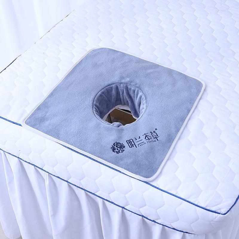 Массажное полотенце для салона красоты с отверстием для кровати