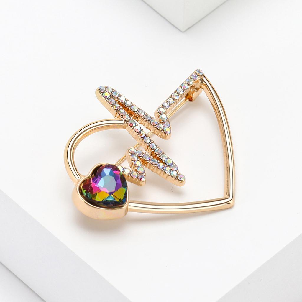 Высококачественная электрическая брошь в форме сердца с водным бриллиантом, модный и универсальный костюм с цветком на груди