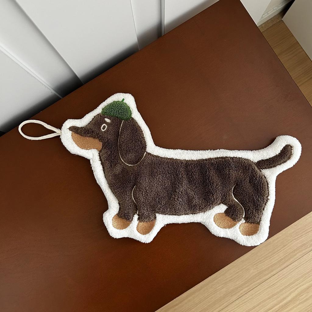 1pc Modern Embroidered Dachshund Hand Towel Super Absorbent Coral Fleece Bath Towel with Cute Cartoon Dog Face Green Hat Design