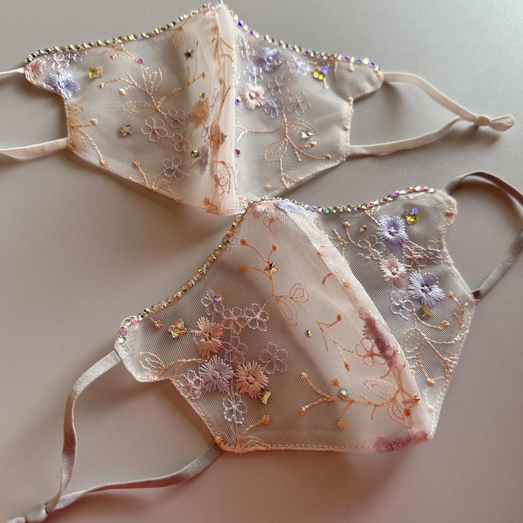 Кружевная вышитая сетчатая маска для лица со стразами - Дышащая и пыленепроницаемая для весны/лета