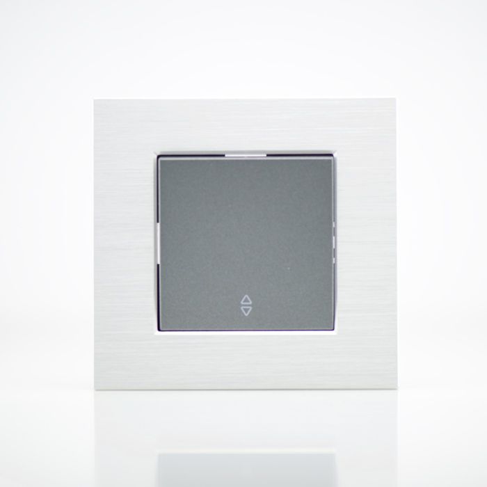 Plaque de finition métal alu 1 poste 84x87x10mm