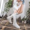 Женские высокие парусиновые туфли. Уличная мода. Прогулочные туфли на плоской подошве. Дизайнерская модная обувь.
